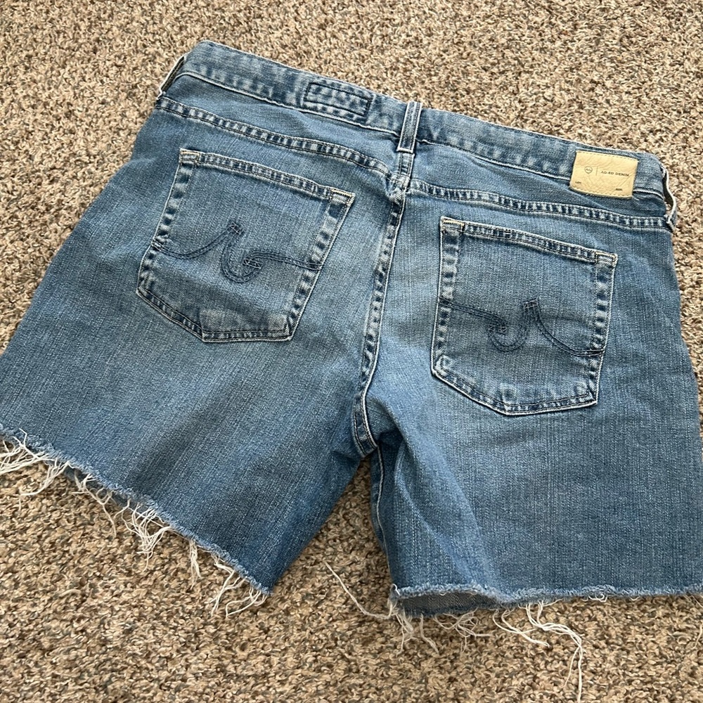 AG Adriano Goldschmied | Medium Wash Distressed Hem Becke Relaxed Slim Short - Picture 9 of 10